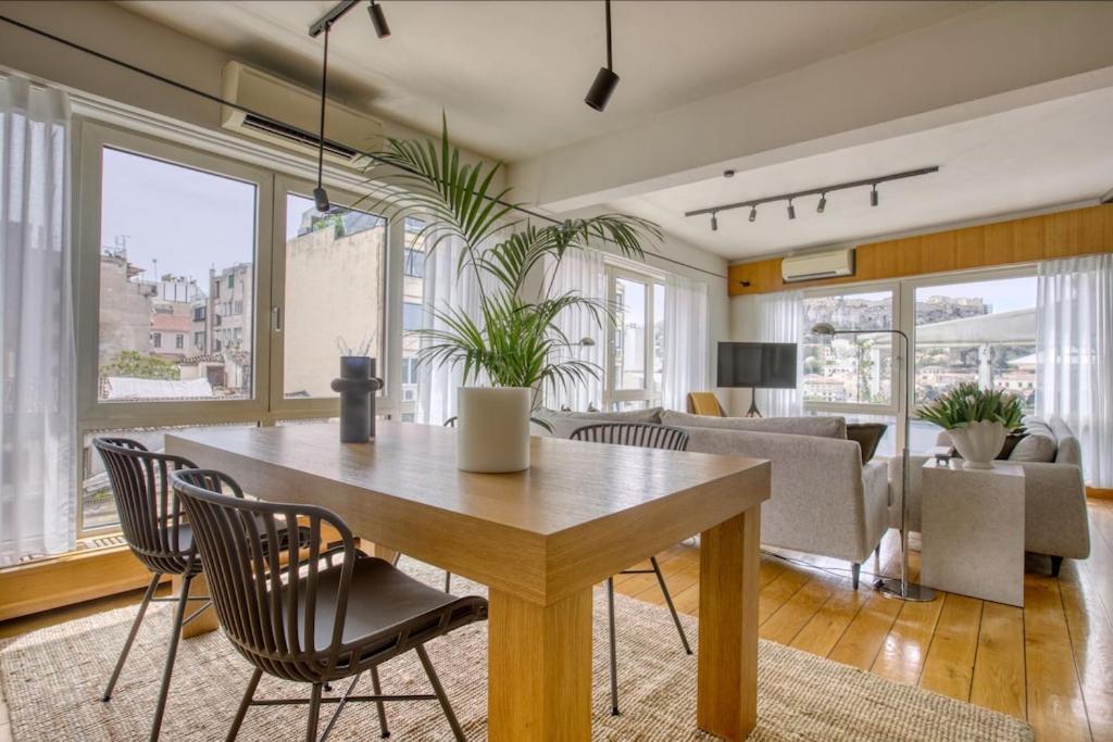 Sunny Luxury Loft,stunning Acropolis View, Jacuzzi Apartment Athens