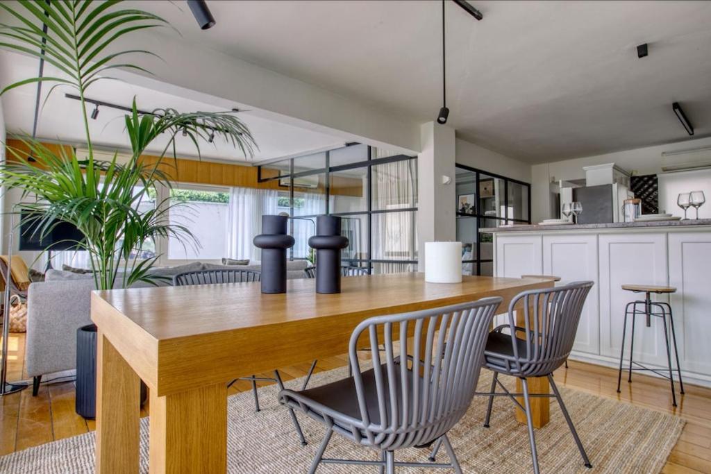 Sunny Luxury Loft,stunning Acropolis View, Jacuzzi Apartment