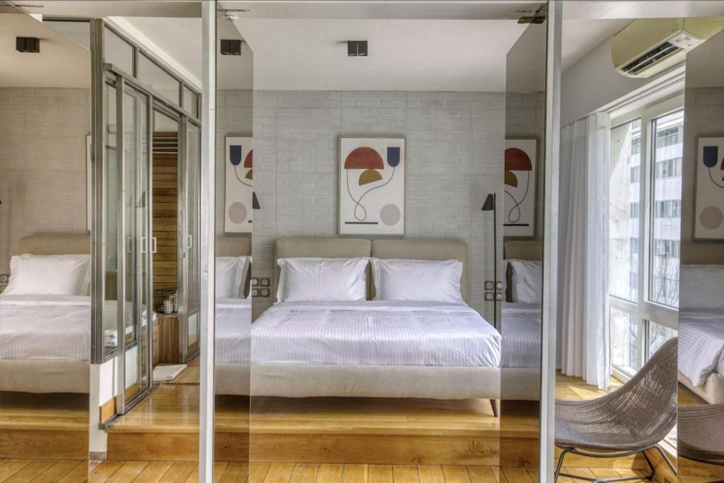 Sunny Luxury Loft,stunning Acropolis View, Jacuzzi * Atény