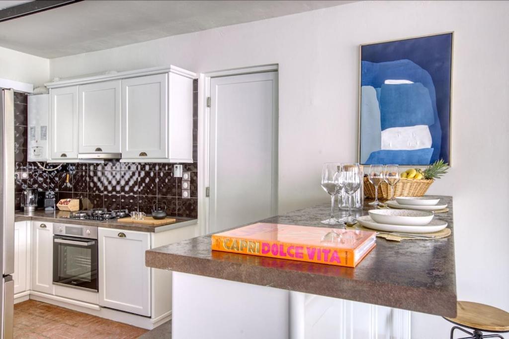 Sunny Luxury Loft,stunning Acropolis View, Jacuzzi *