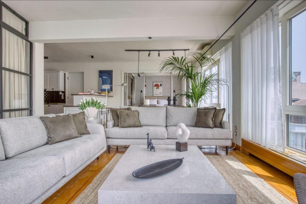 Sunny Luxury Loft,stunning Acropolis View, Jacuzzi Apartment Athens