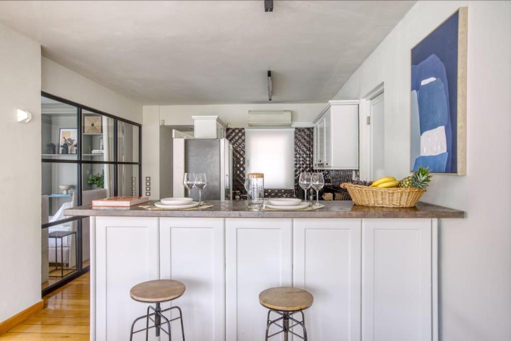 Sunny Luxury Loft,stunning Acropolis View, Jacuzzi Apartment *