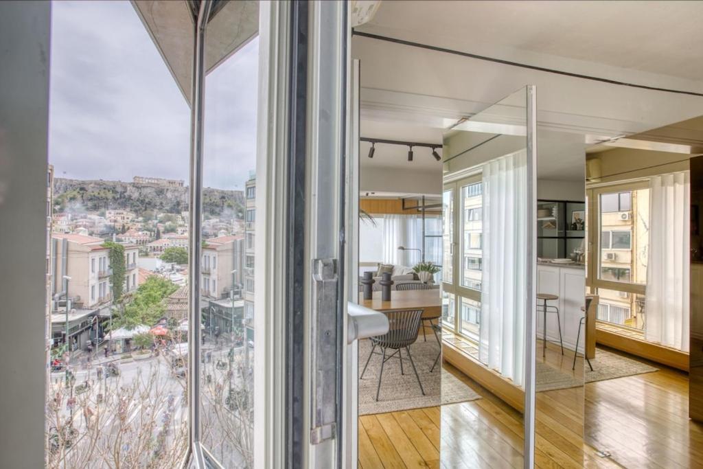 Sunny Luxury Loft,stunning Acropolis View, Jacuzzi Apartment Athens